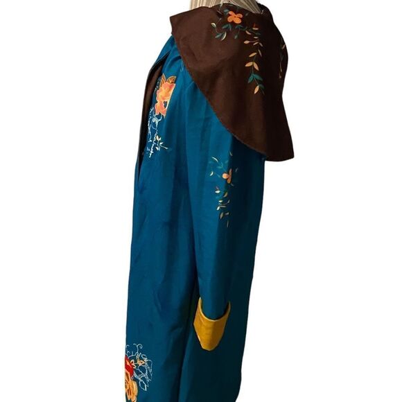 Mistook awesome size medium jacket beautiful vibrant colors in excellent cond - Picture 3 of 4